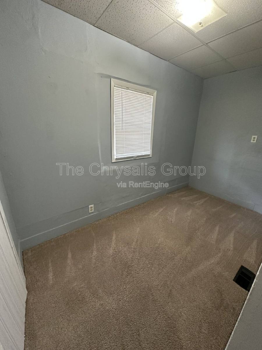 Apartment for rent at 1305 W Jefferson St, Ottawa, IL 61350