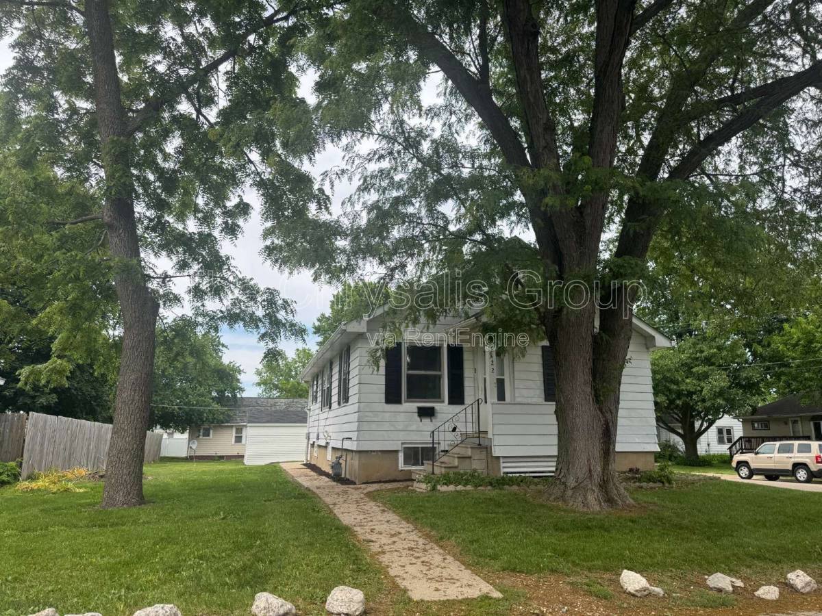 House for rent at 122 Lawndale Ave, Ottawa, IL 61350