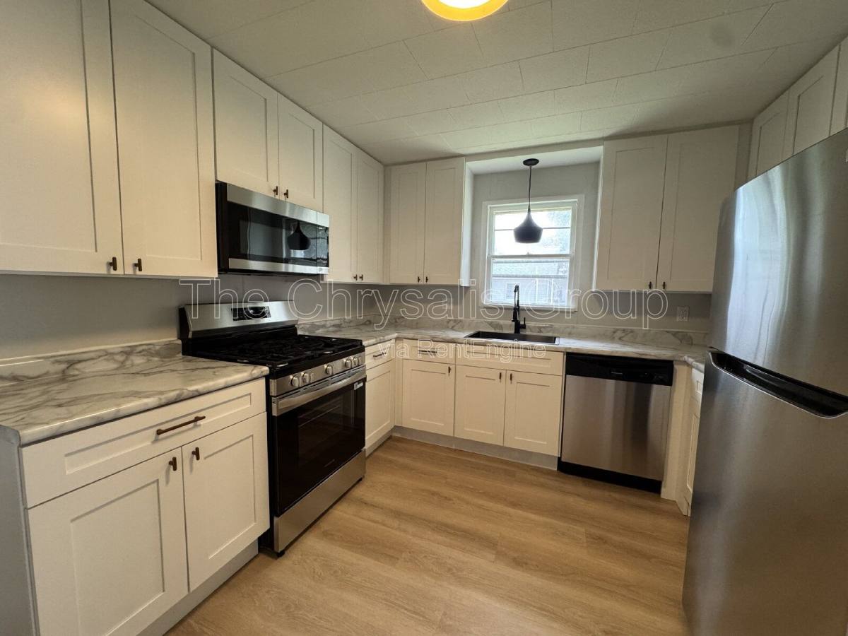 House for rent at 122 Lawndale Ave, Ottawa, IL 61350