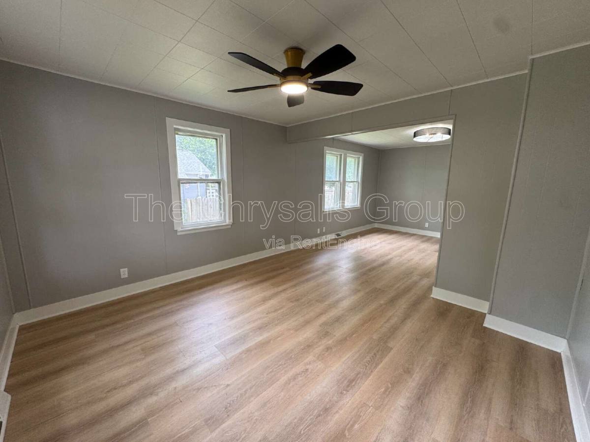 House for rent at 122 Lawndale Ave, Ottawa, IL 61350