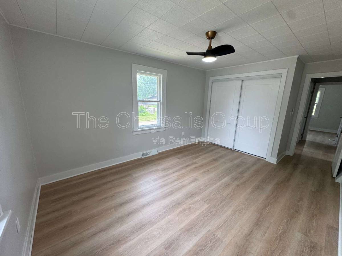 House for rent at 122 Lawndale Ave, Ottawa, IL 61350
