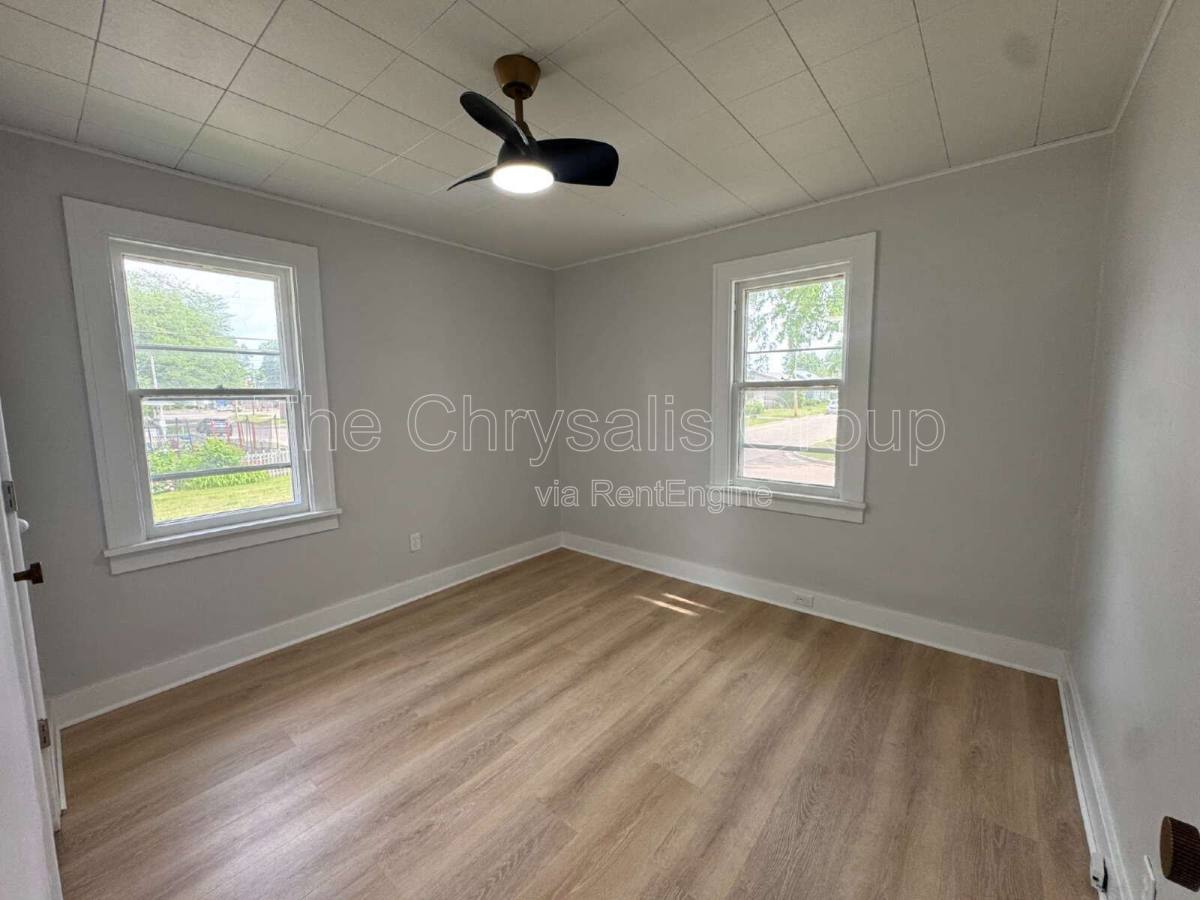 House for rent at 122 Lawndale Ave, Ottawa, IL 61350
