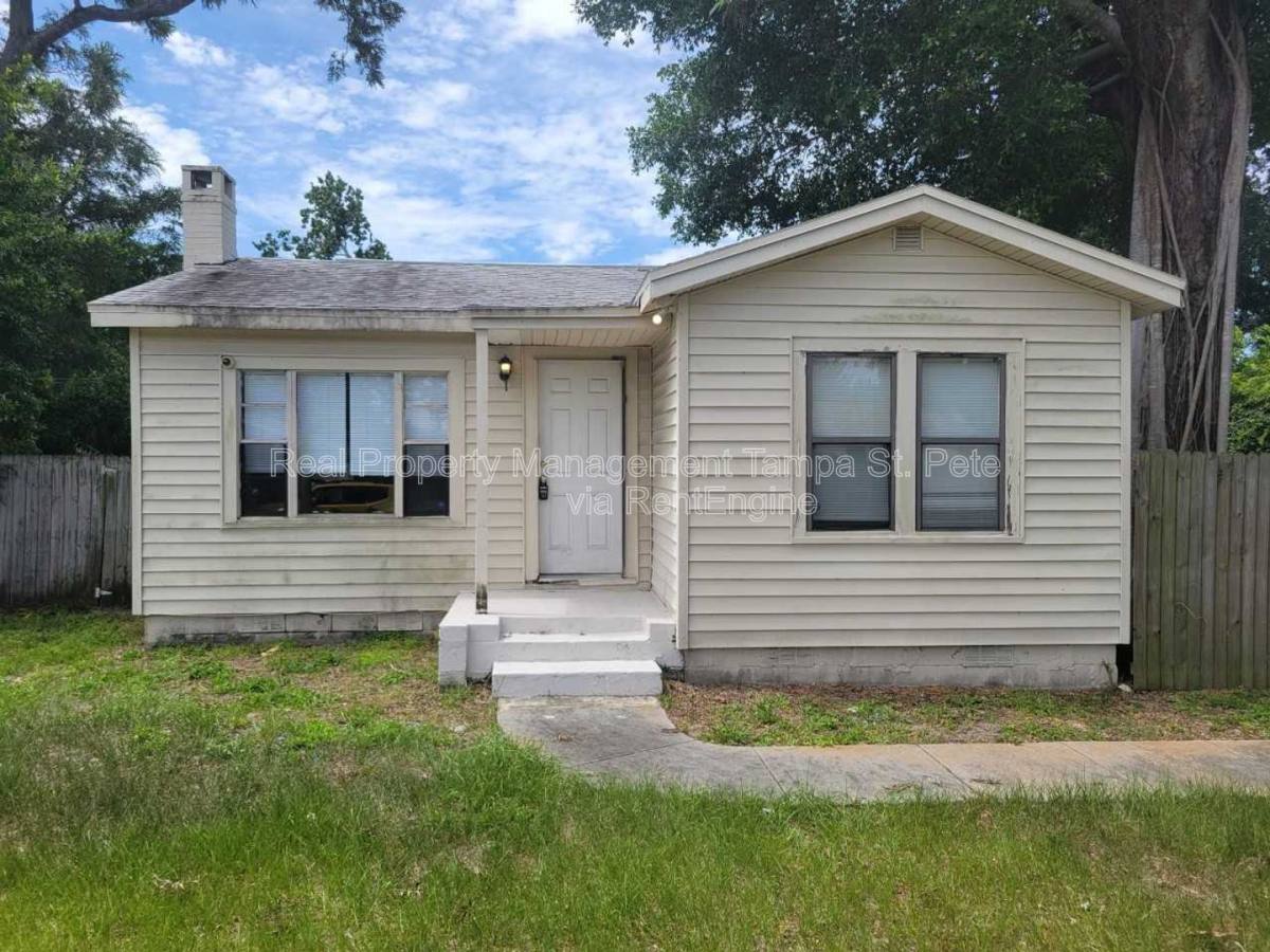 House for rent at 4938 12th Ave S, Saint Petersburg, FL 33707