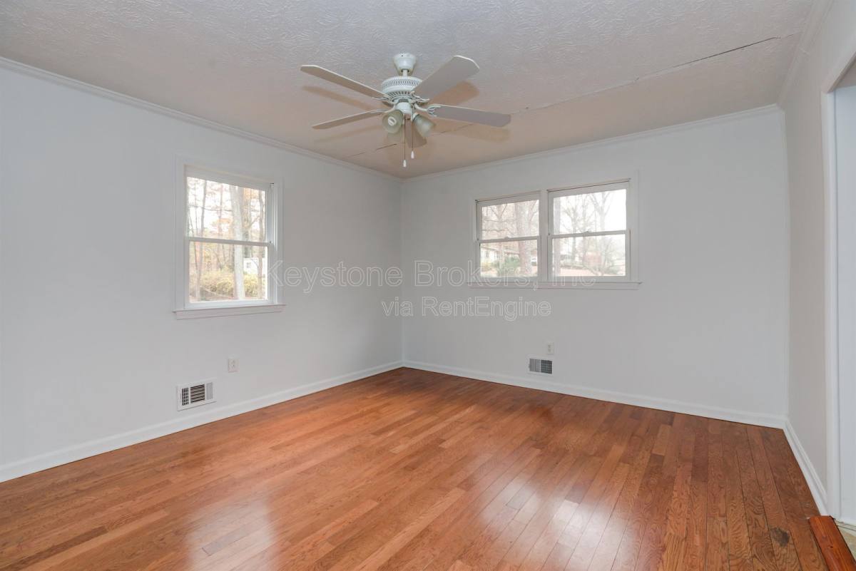 House for rent at 2213 Davis Rd SW, Stone Mountain, GA 30087