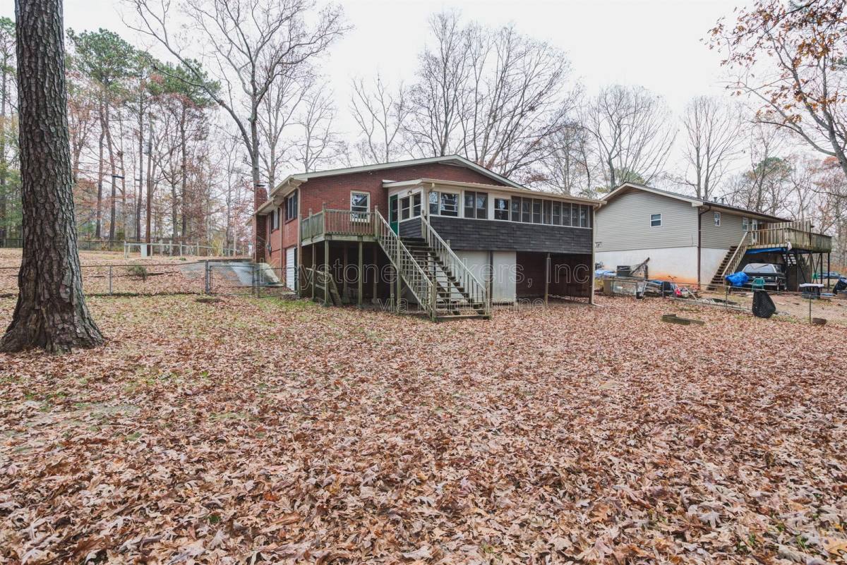 House for rent at 2213 Davis Rd SW, Stone Mountain, GA 30087