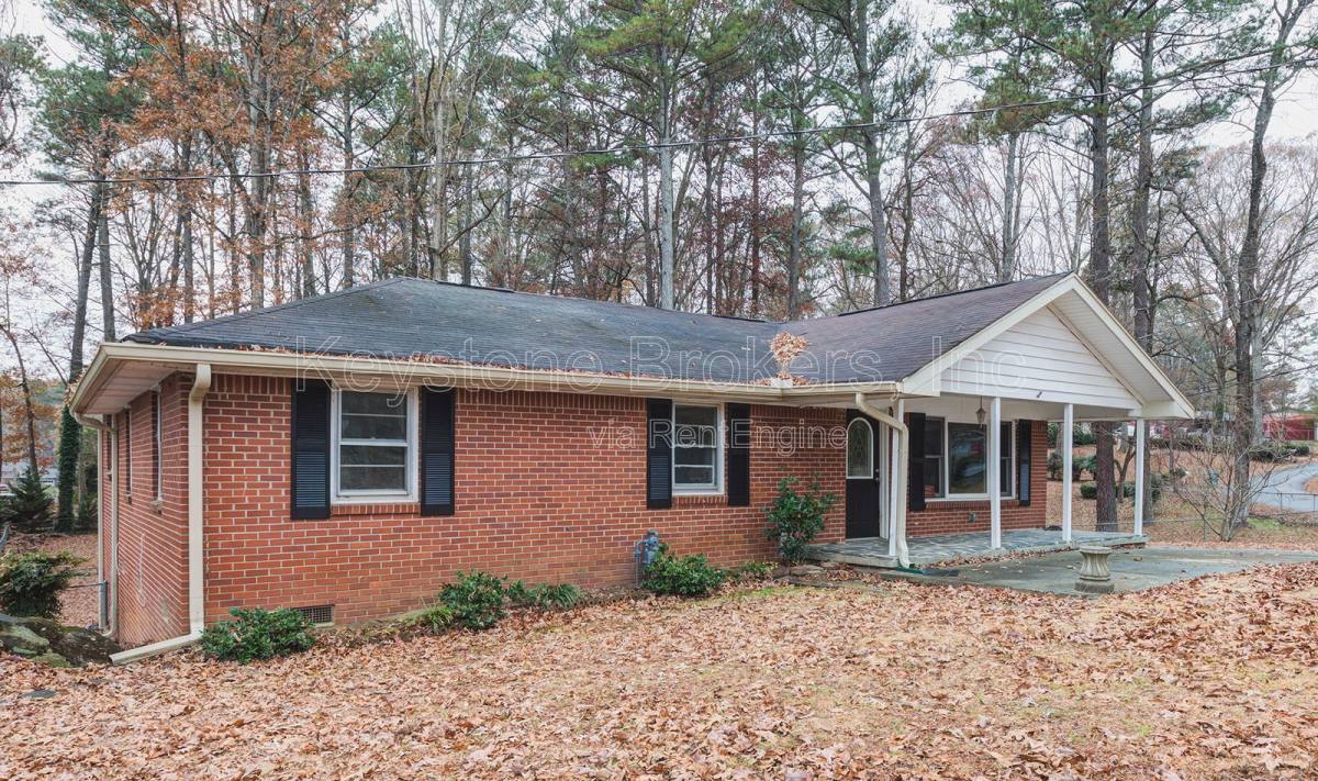 House for rent at 2213 Davis Rd SW, Stone Mountain, GA 30087