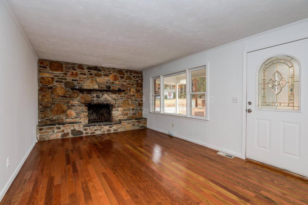 House for rent at 2213 Davis Rd SW, Stone Mountain, GA 30087