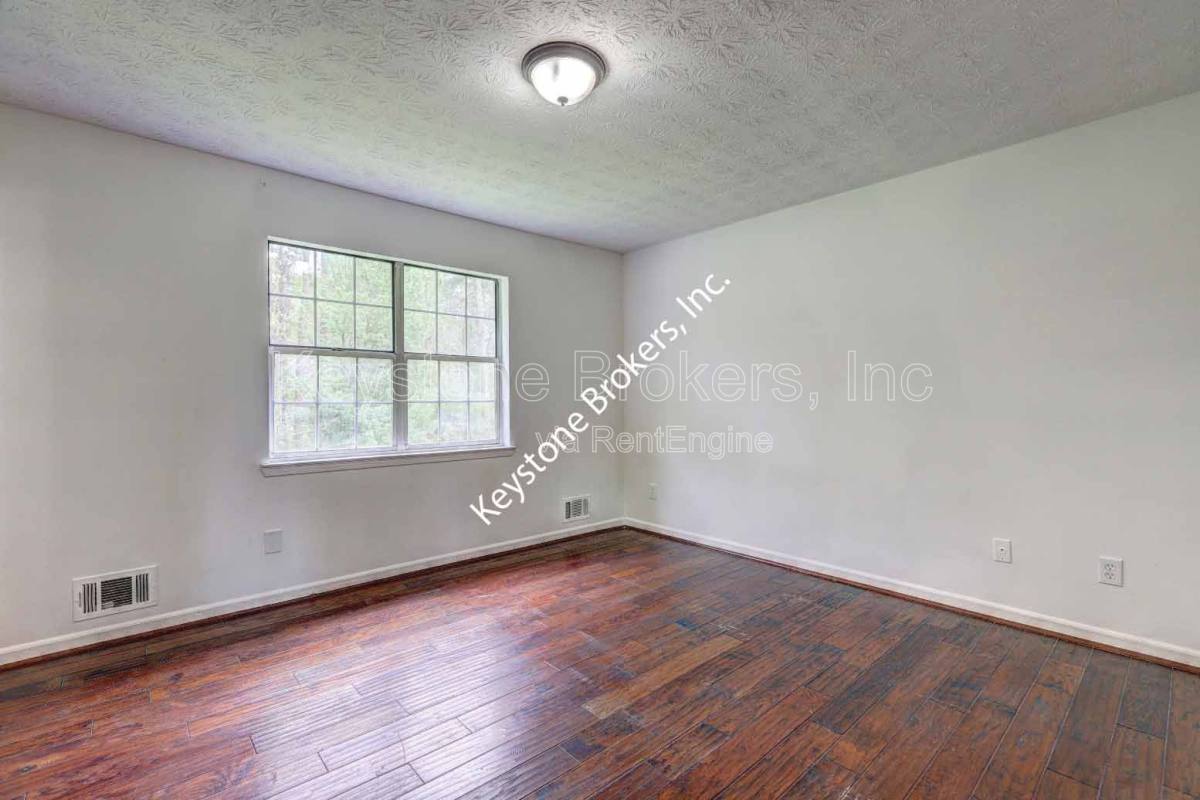 House for rent at 1277 Iron Gate Blvd, Jonesboro, GA 30238