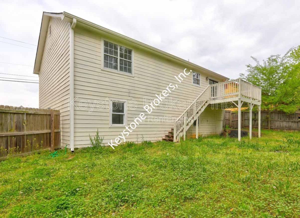 House for rent at 1277 Iron Gate Blvd, Jonesboro, GA 30238