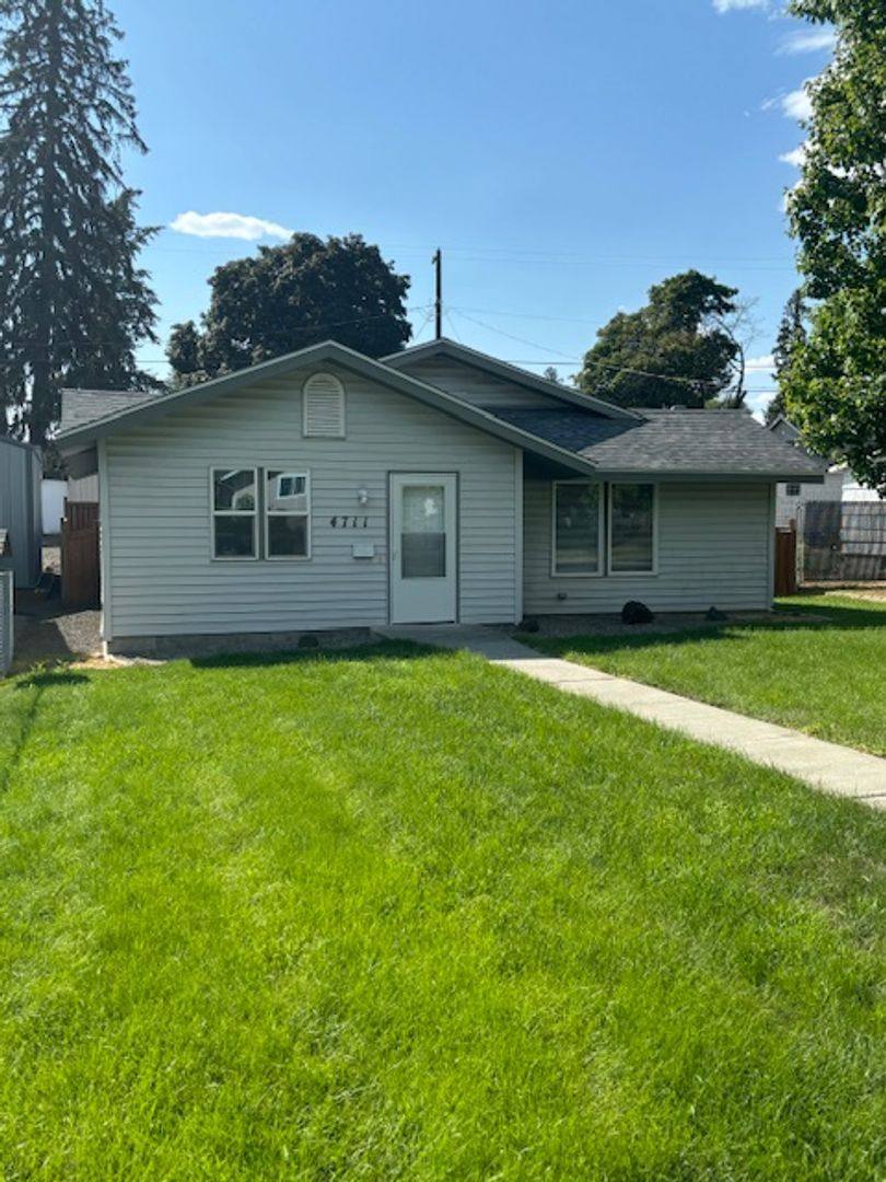 House for rent at 4711 N Lincoln St, Spokane, WA 99205