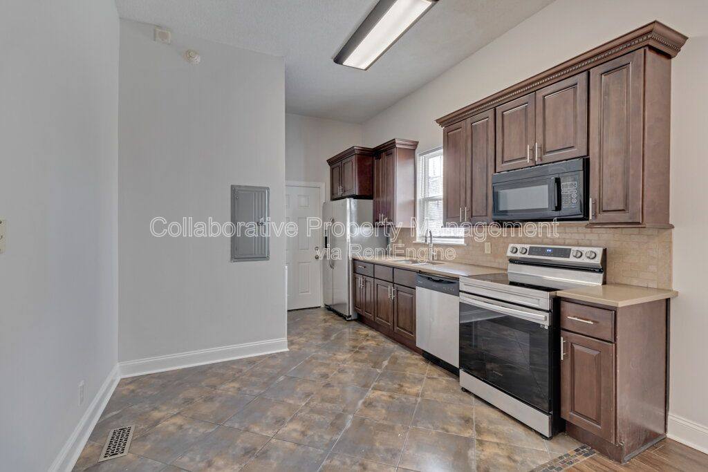 Apartment for rent at 419 E 31st St, Savannah, GA 31401