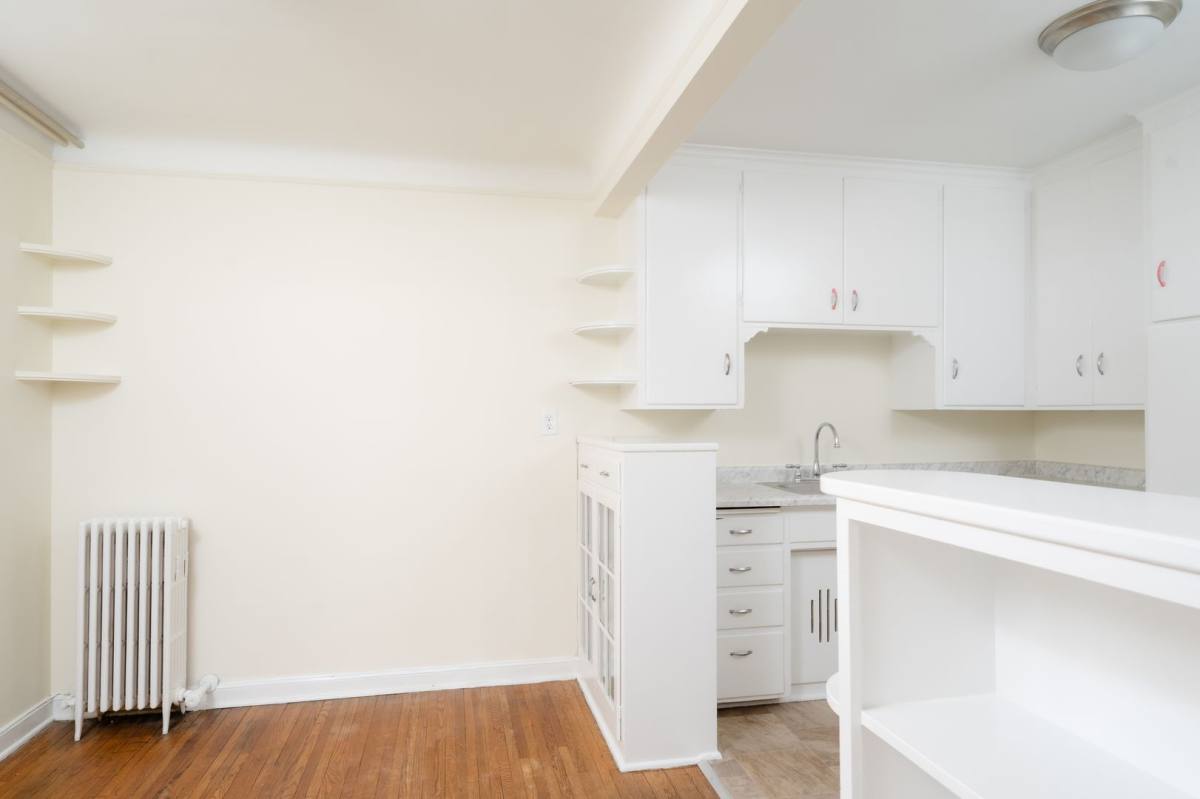 Apartment for rent at 1825 Ford Parkway, Saint Paul, MN 55116