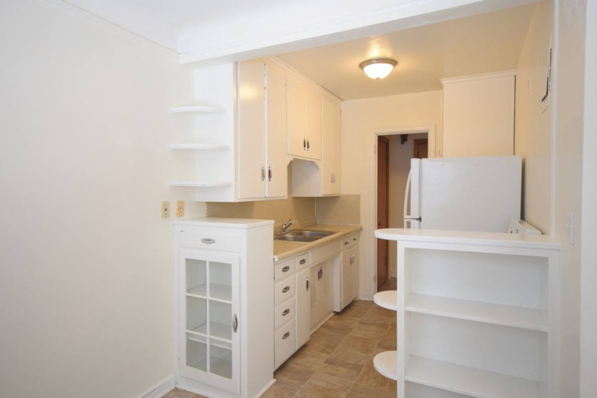 Apartment for rent at 1825 Ford Parkway, Saint Paul, MN 55116