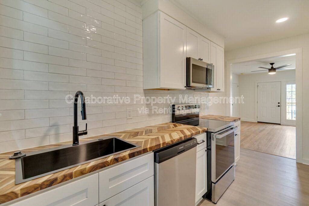 House for rent at 127 Hibiscus Ave, Savannah, GA 31404