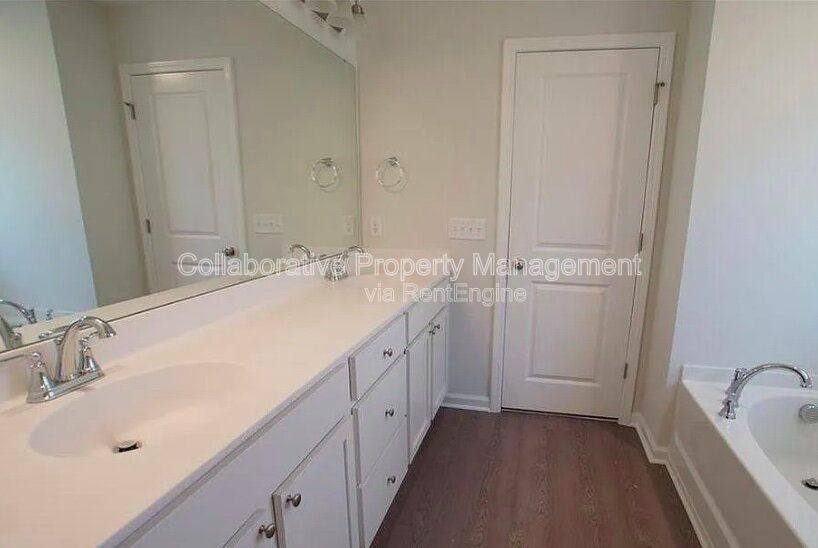 House for rent at 362 Waybridge Way, Richmond Hill, GA 31324