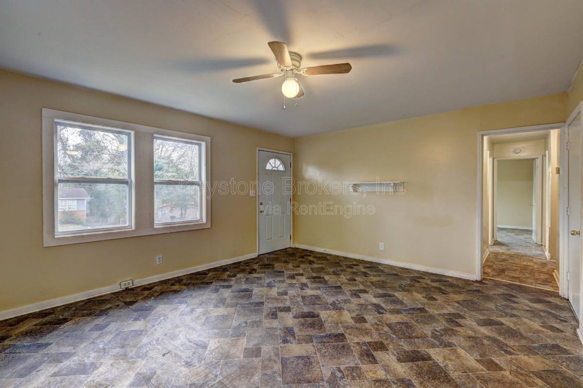 House for rent at 2477 Thrasher Ave, Macon, GA 31206