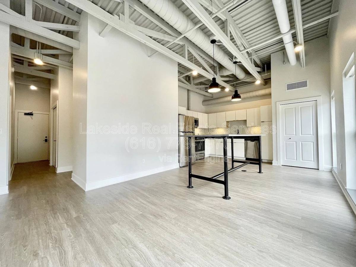 Apartment for rent at 708 Wealthy St SE #H, Grand Rapids, MI 49503