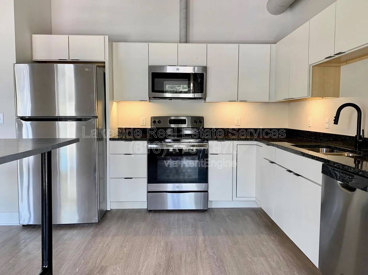 Apartment for rent at 708 Wealthy St SE #H, Grand Rapids, MI 49503