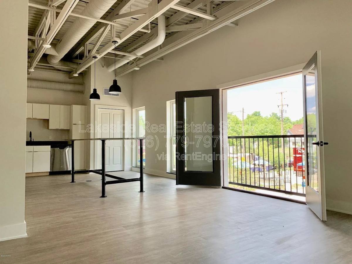 Apartment for rent at 708 Wealthy St SE #H, Grand Rapids, MI 49503
