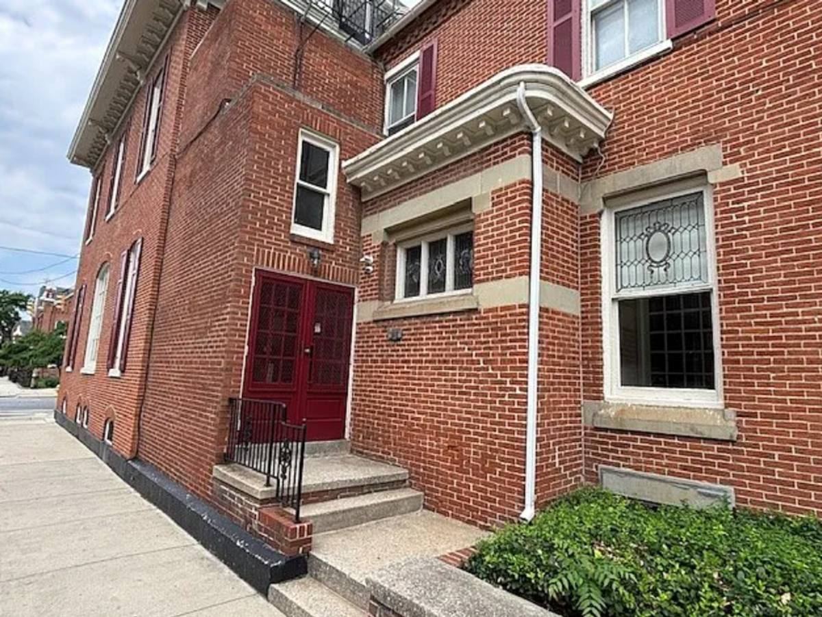 Apartment for rent at 200 E Market St, York, PA 17403