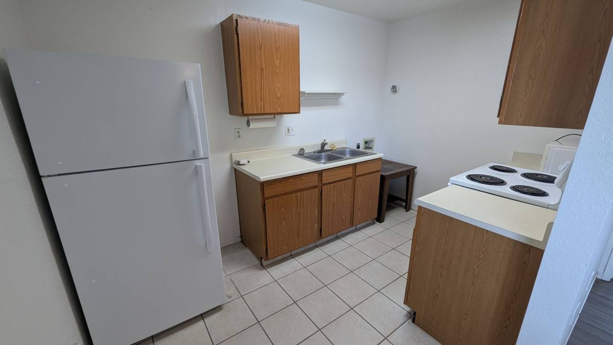 Apartment for rent at 700 Orange Ave, Lindsay, CA 93247
