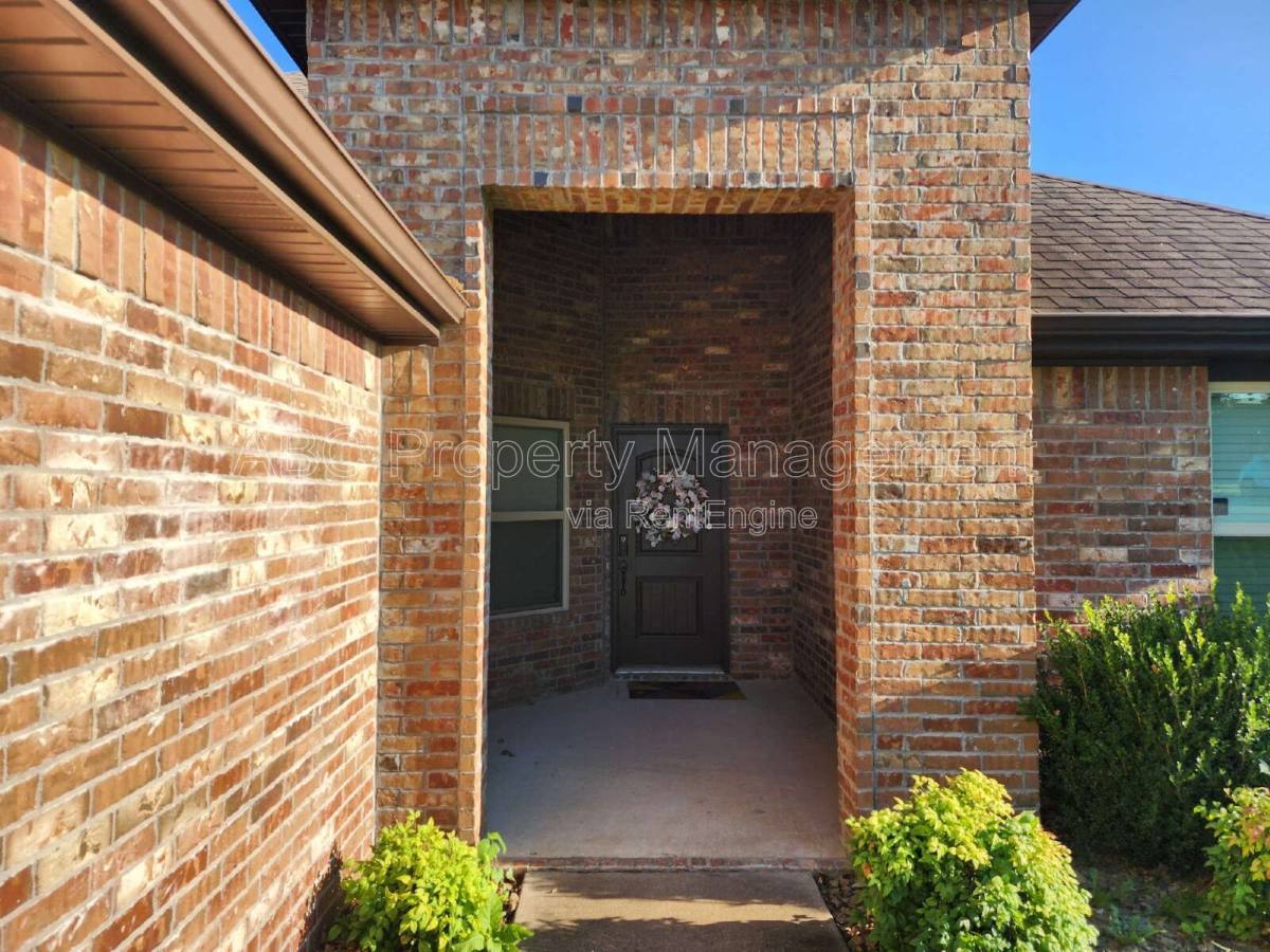 House for rent at 5009 E Truman Lane, Fayetteville, AR 72701