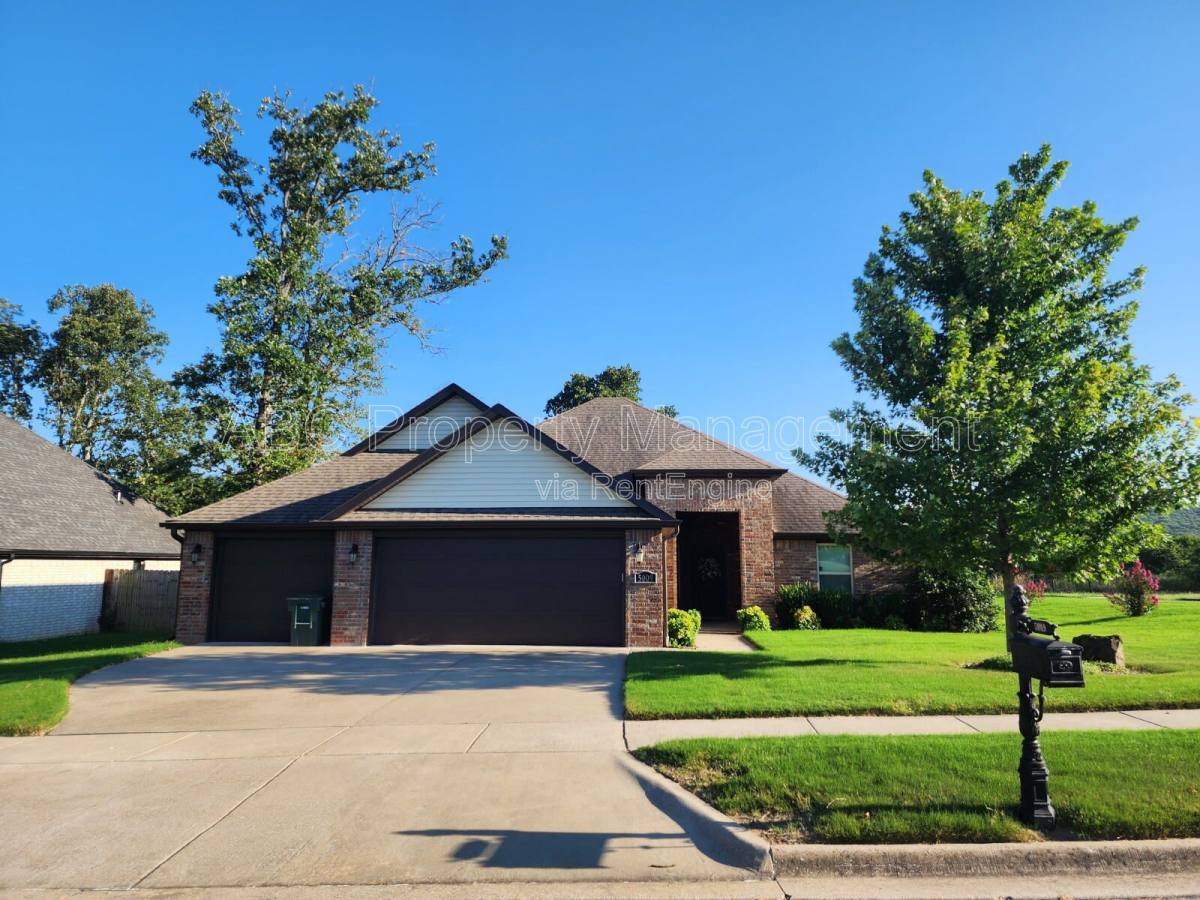 House for rent at 5009 E Truman Lane, Fayetteville, AR 72701