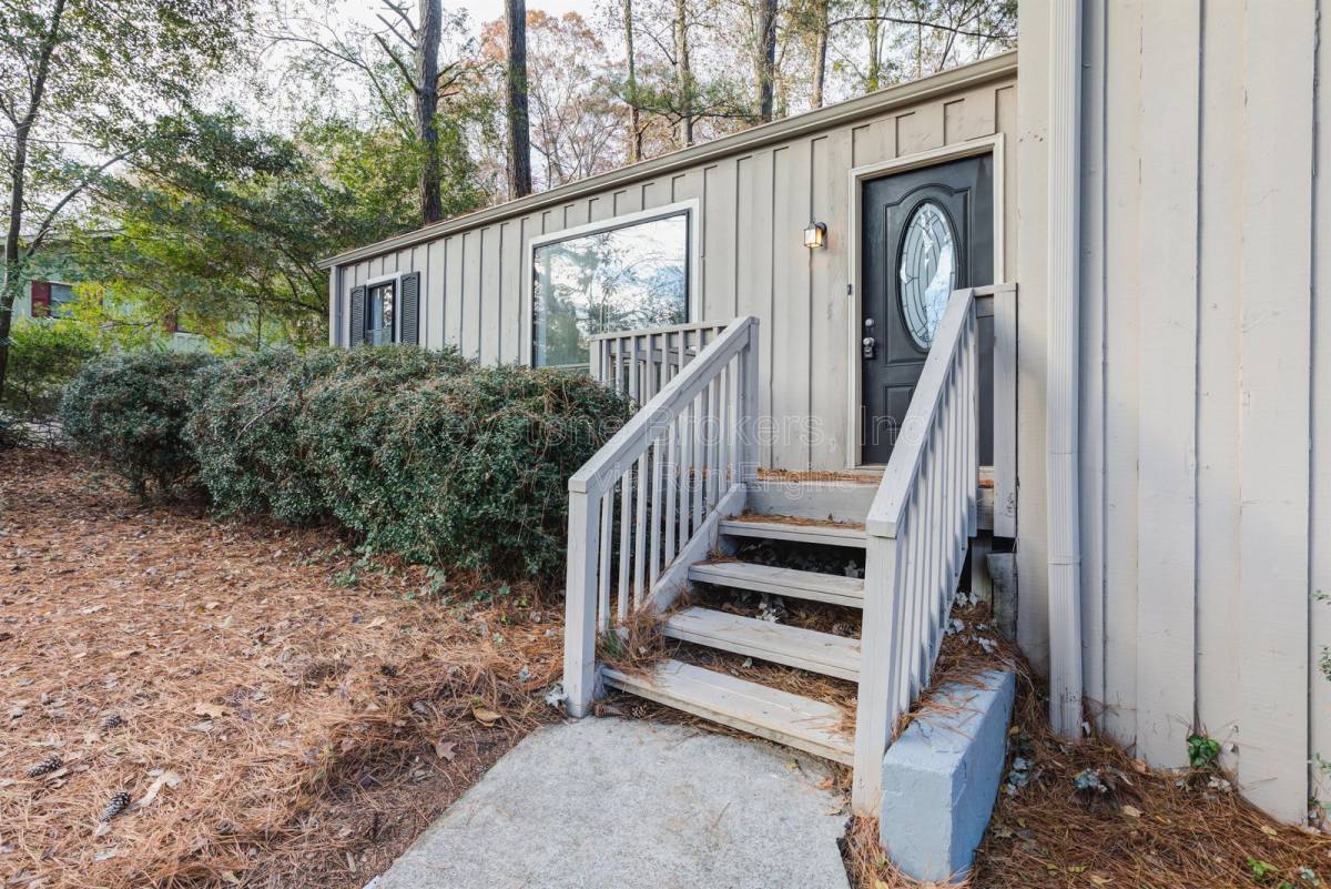 House for rent at 2700 Creekview Point NW, Marietta, GA 30064