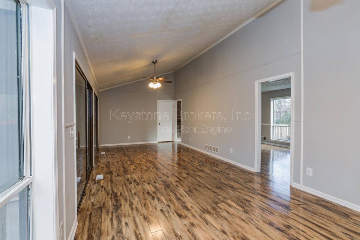 House for rent at 2700 Creekview Point NW, Marietta, GA 30064