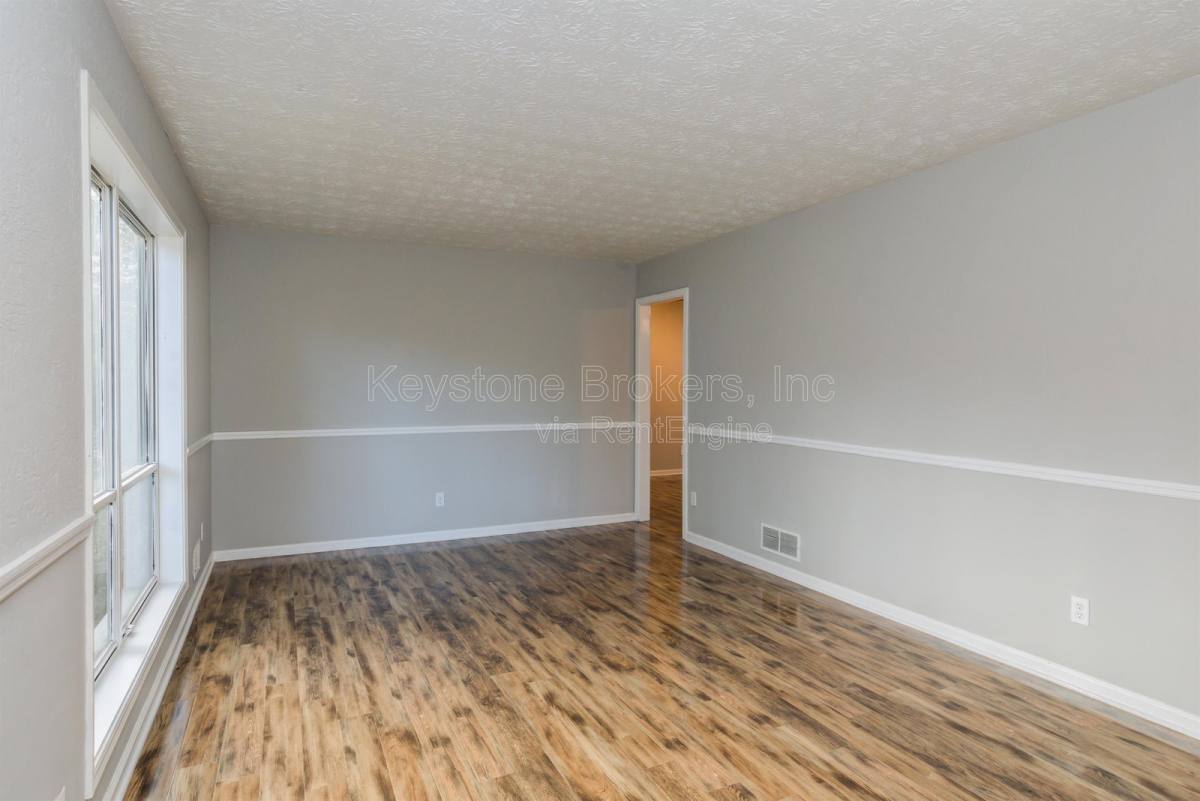 House for rent at 2700 Creekview Point NW, Marietta, GA 30064