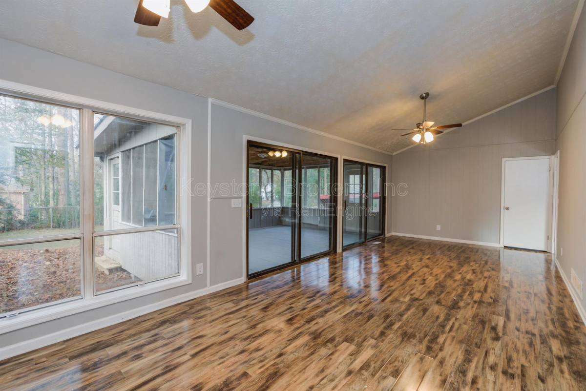 House for rent at 2700 Creekview Point NW, Marietta, GA 30064