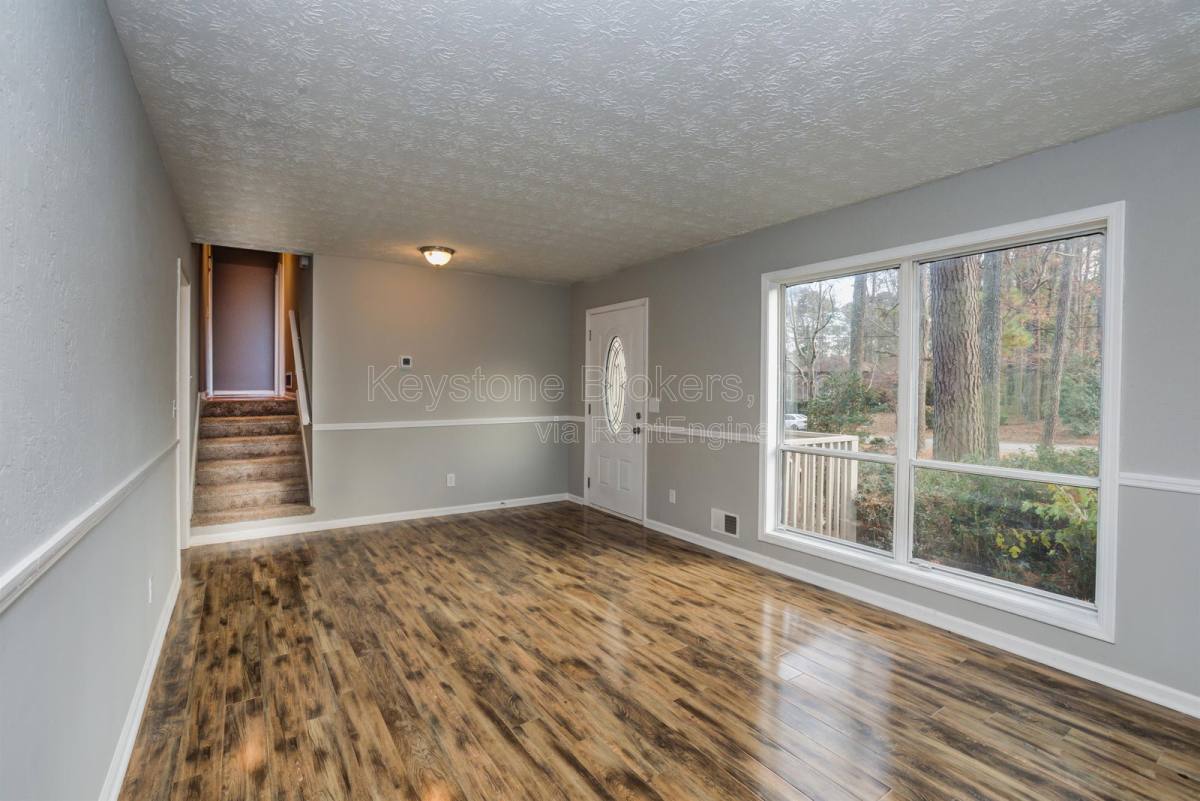 House for rent at 2700 Creekview Point NW, Marietta, GA 30064