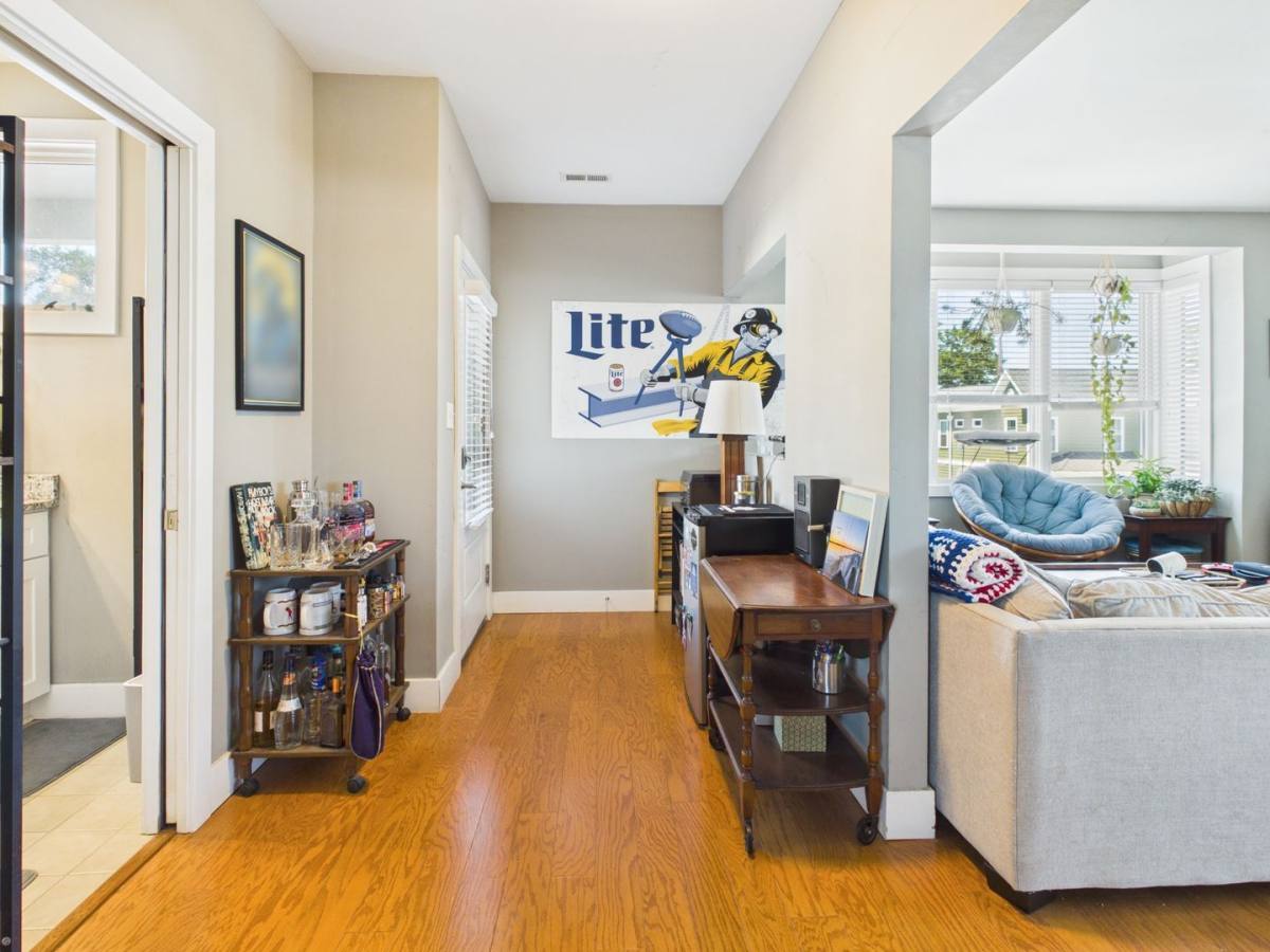 Apartment for rent at 2028 W Cary St #4, Richmond, VA 23220