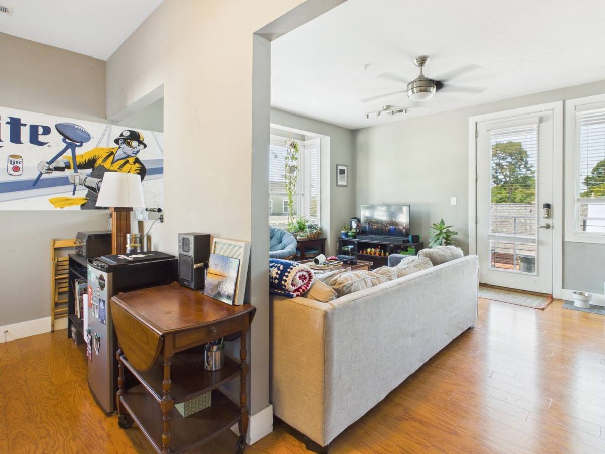 Apartment for rent at 2028 W Cary St #4, Richmond, VA 23220