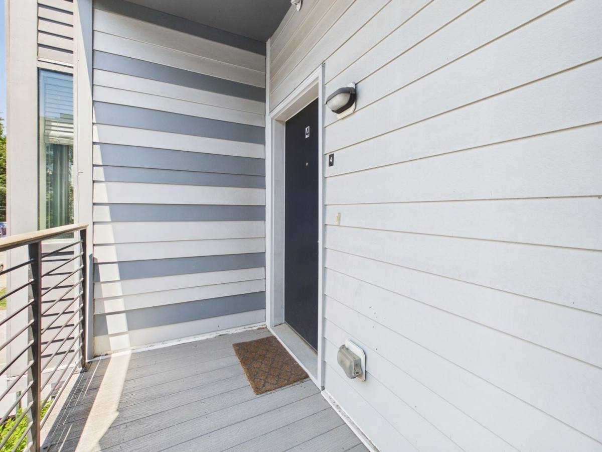 Apartment for rent at 2028 W Cary St #4, Richmond, VA 23220
