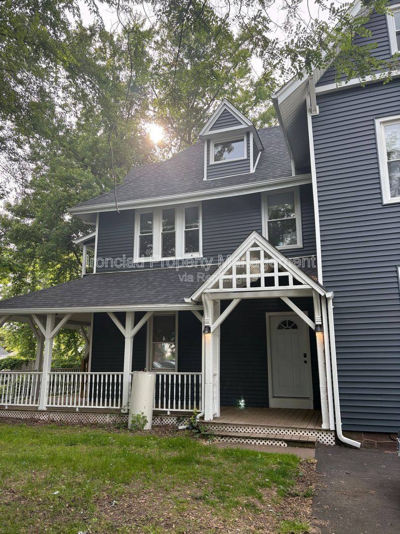 Apartment for rent at 200 Main St #1, Portland, CT 06480