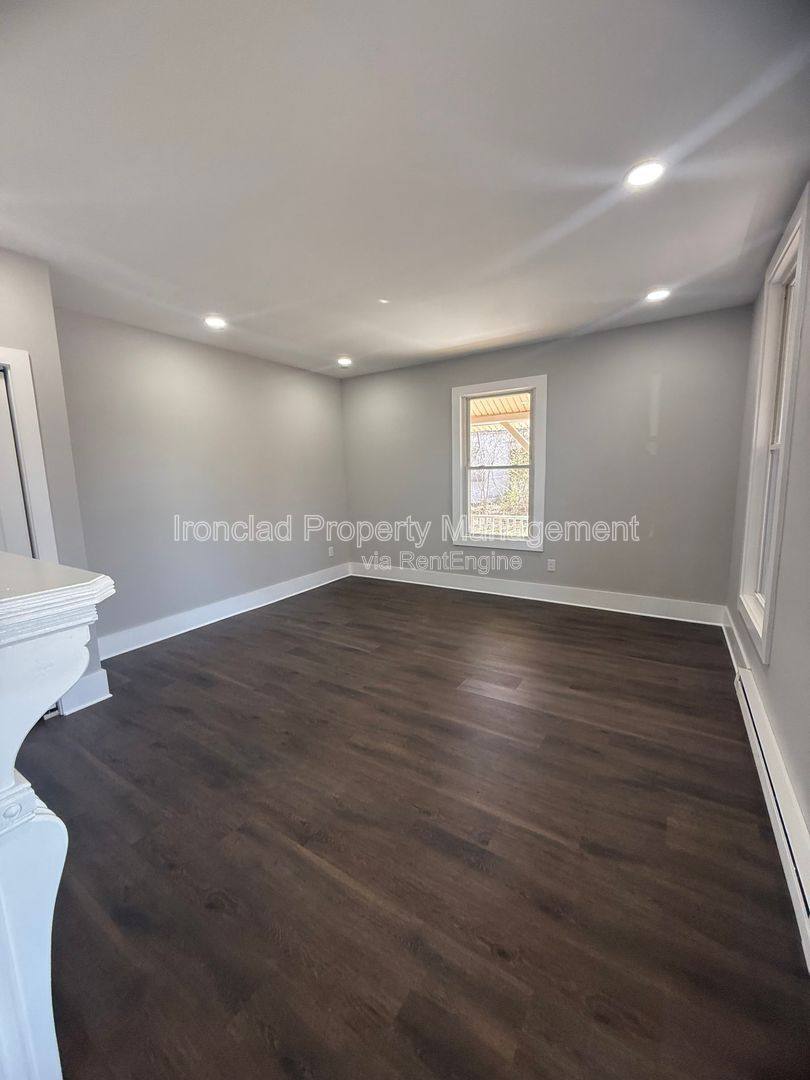 Apartment for rent at 200 Main St #1, Portland, CT 06480
