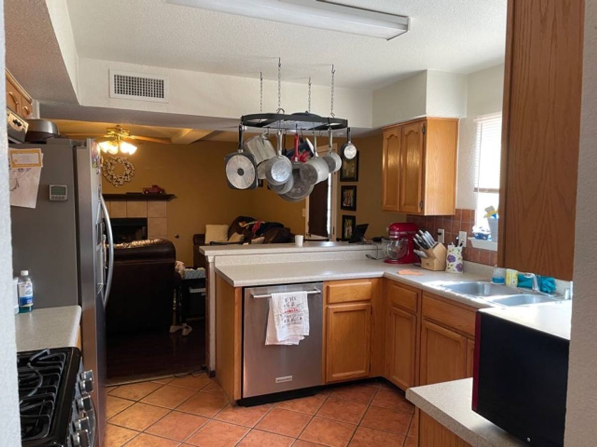 House for rent at 1549 Cherokee Ridge, El Paso, TX 79912