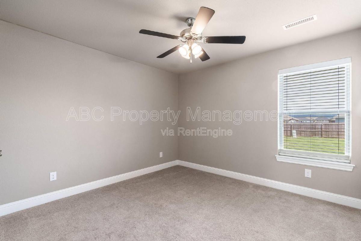 House for rent at 328 N Otoe St, Farmington, AR 72730