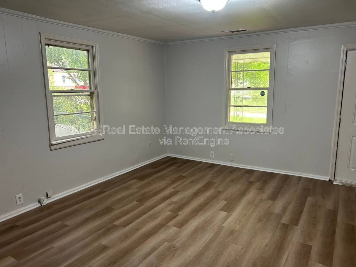 House for rent at 56 5th St, Griffin, GA 30223