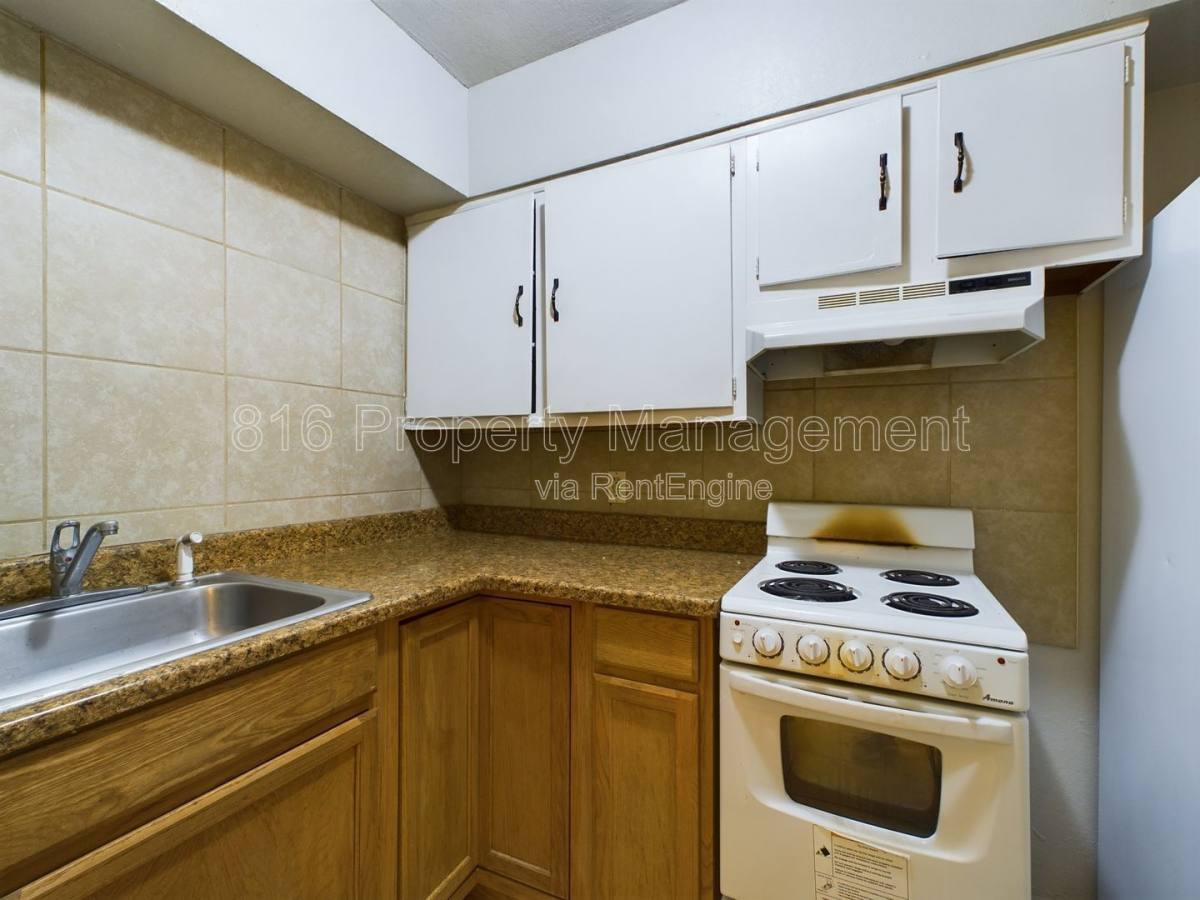 Apartment for rent at 15112 Bellaire Ave #A, Grandview, MO 64030