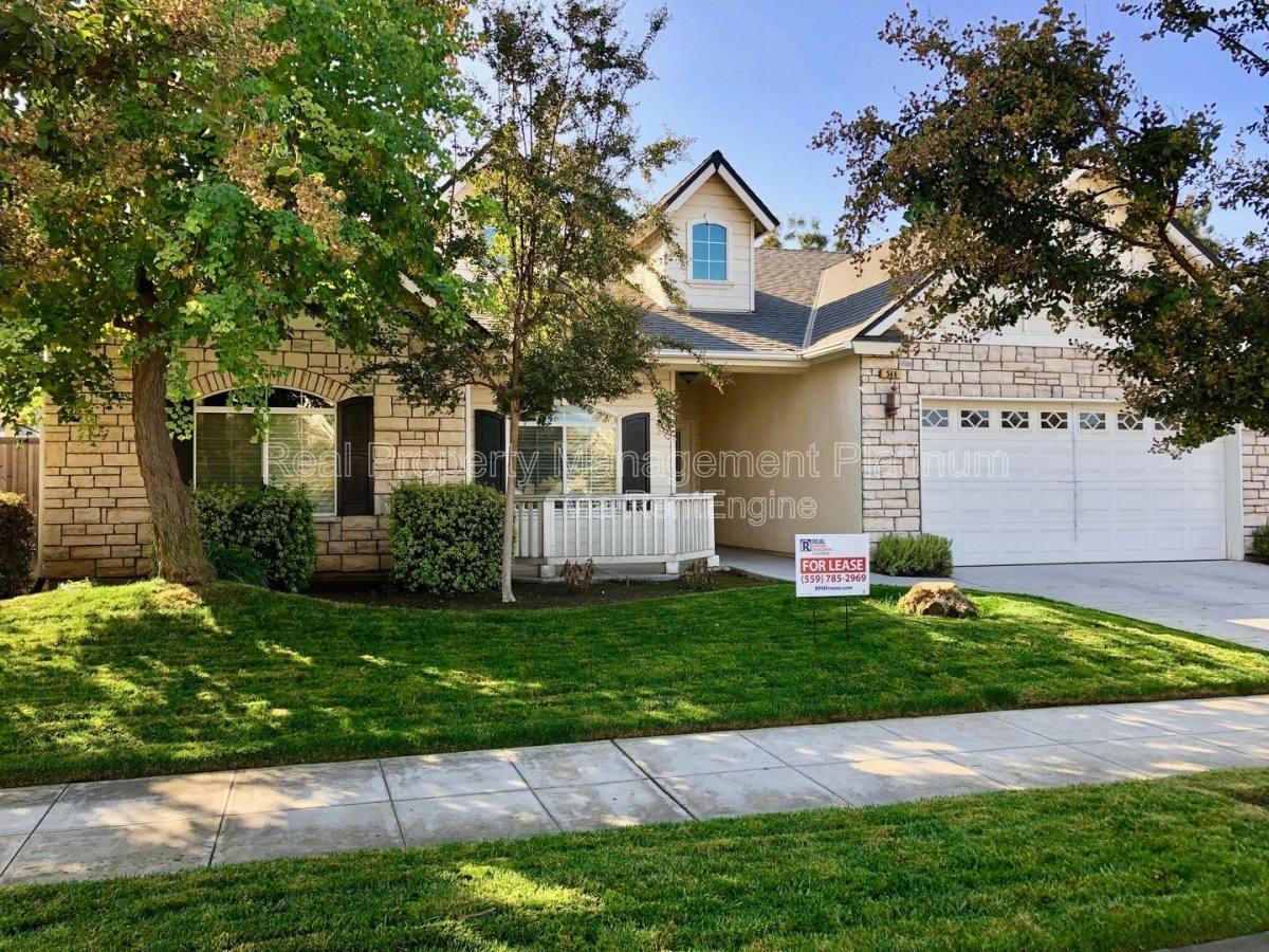 House for rent at 546 Everglade Ave, Clovis, CA 93619