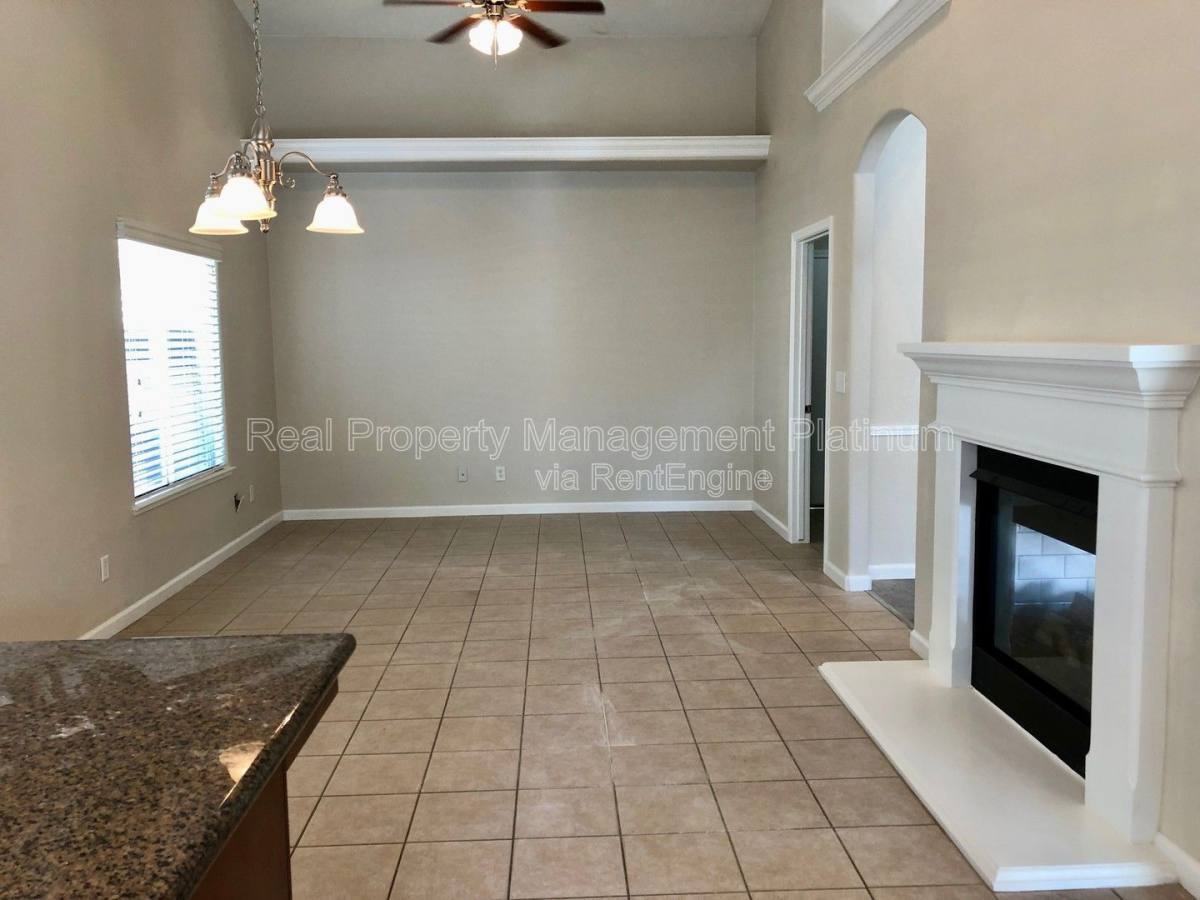 House for rent at 546 Everglade Ave, Clovis, CA 93619