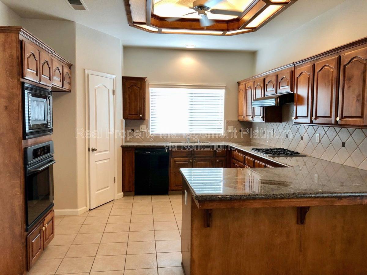 House for rent at 546 Everglade Ave, Clovis, CA 93619