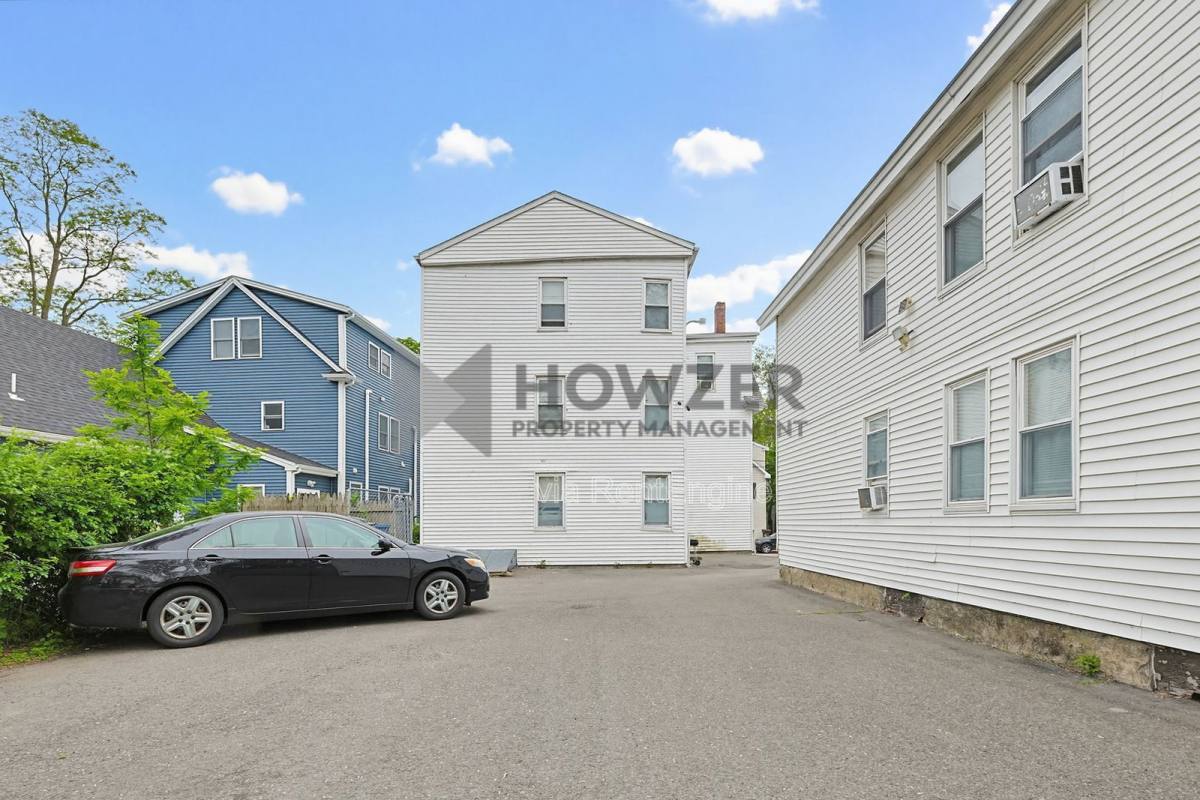 Apartment for rent at 41 Park St #2L, Taunton, MA 02780