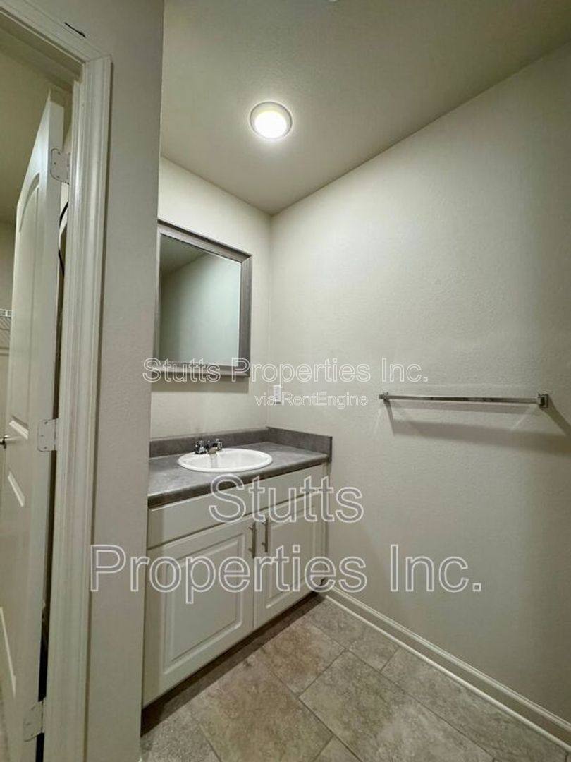 Apartment for rent at 200 Spindle Court #106, Muscle Shoals, AL 35661