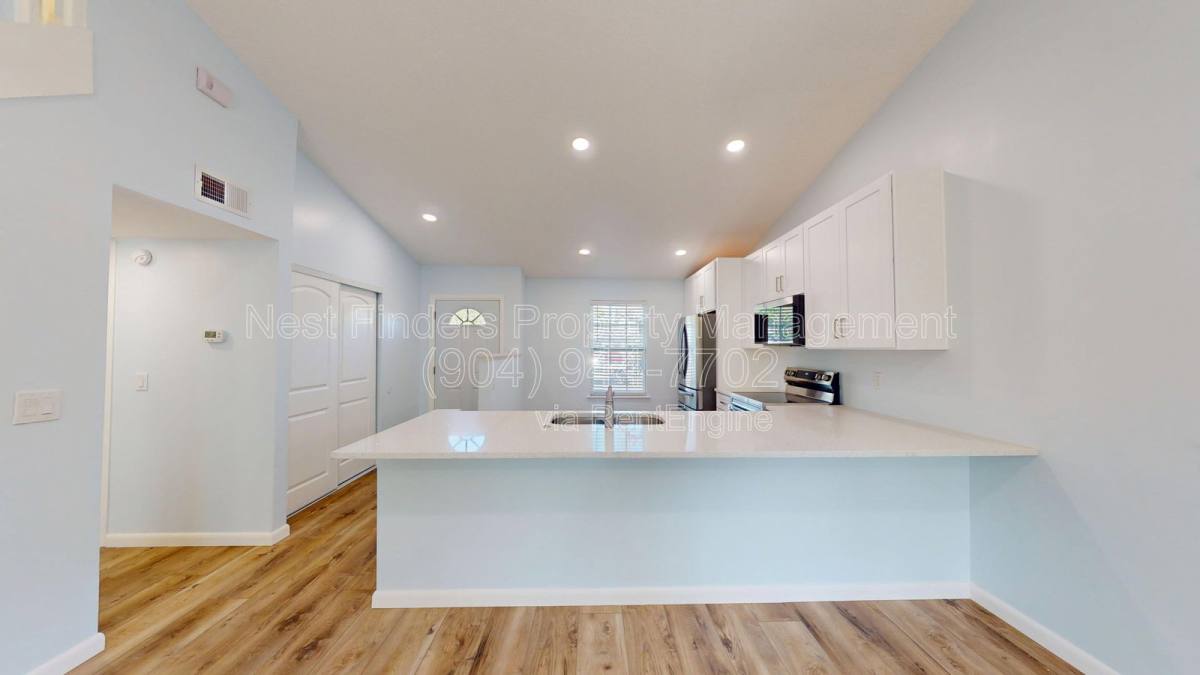 Townhouse for rent at 450 Aquatic Dr, Atlantic Beach, FL 32233