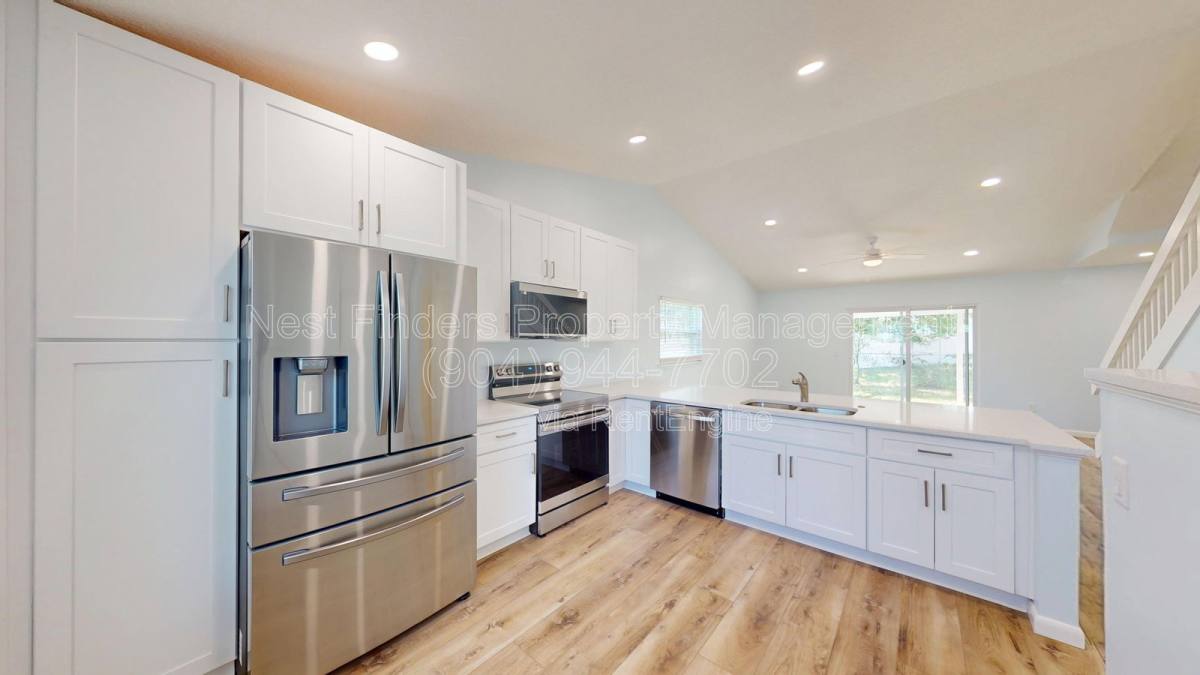 Townhouse for rent at 450 Aquatic Dr, Atlantic Beach, FL 32233