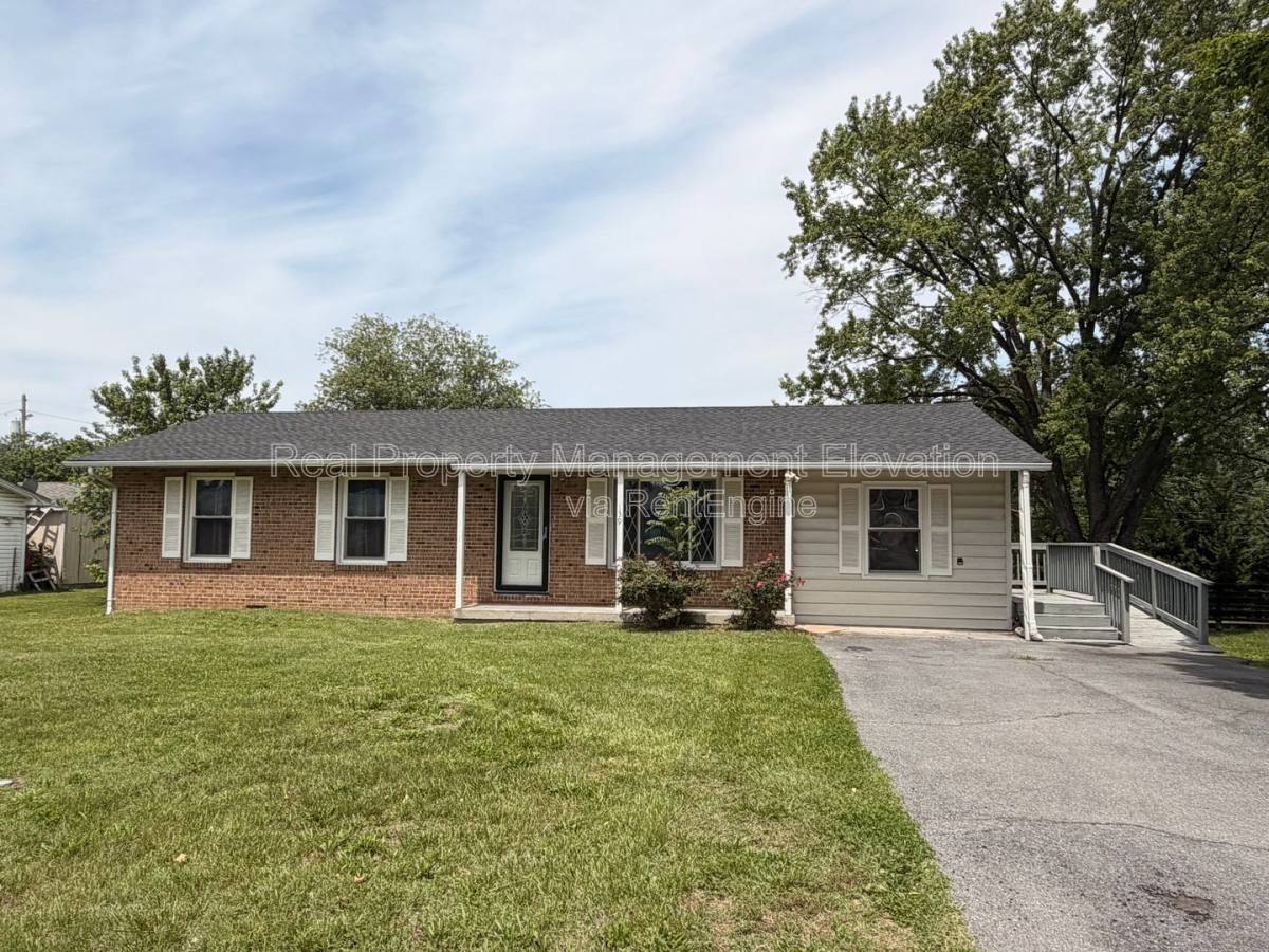 House for rent at 139 Meadowbrook Dr, Stephens City, VA 22655