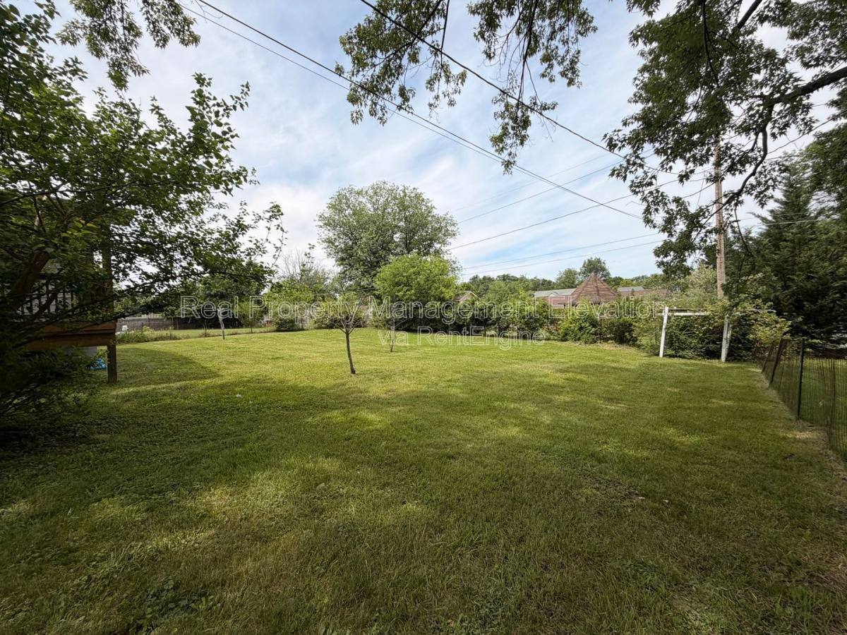 House for rent at 139 Meadowbrook Dr, Stephens City, VA 22655
